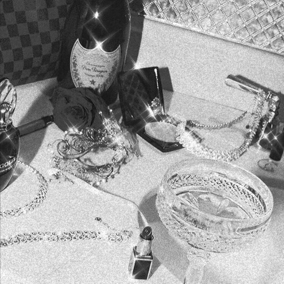 Meet your Posher, Alexis! - Picture 2 of 4